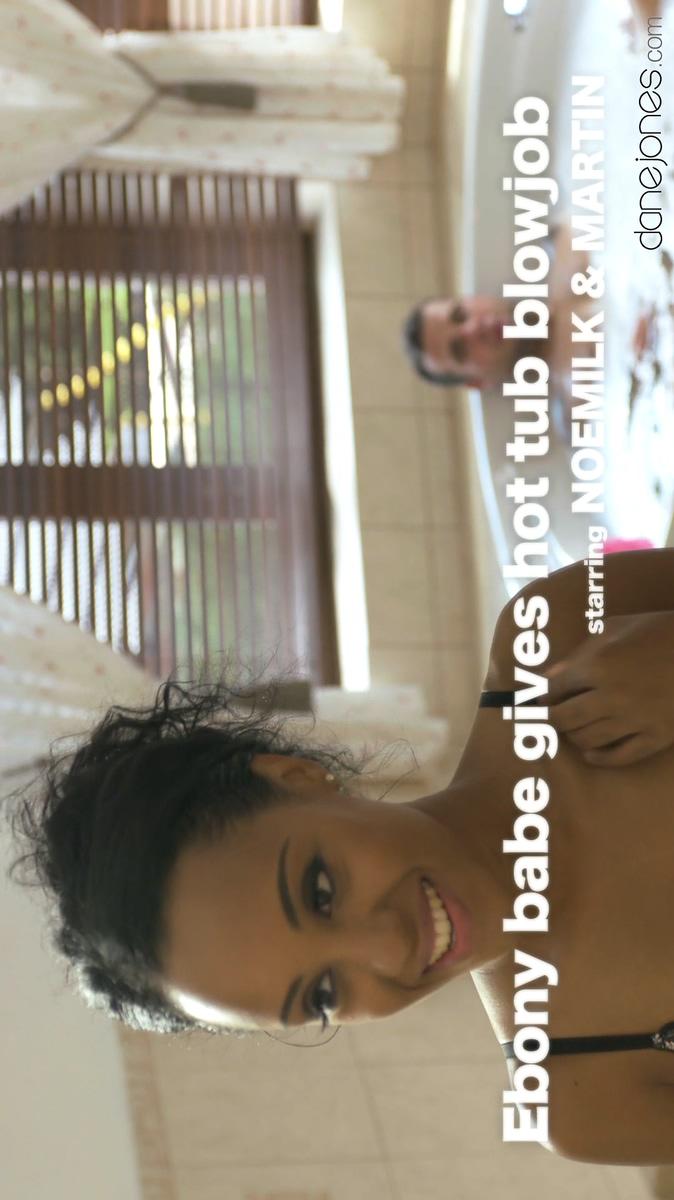 Ebony Babe Gives Hot Tub Blowjob