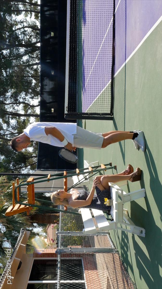 Tennis Groupie